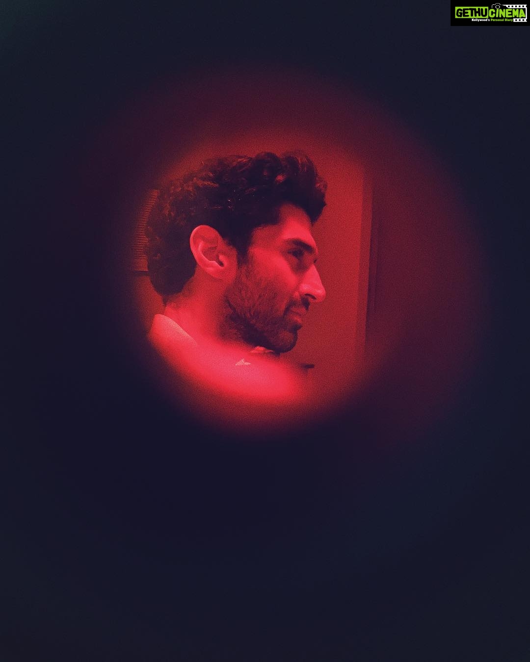 Aditya Roy Kapur Instagram - ♦️ 📸@sanyamalhotra_