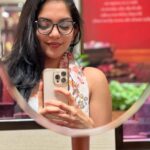 Ahana Kumar Instagram – 10 AM – starts roaming around wearing contact lenses and feeling all chic.
8 PM – my eyes and contact lenses can’t stand each other anymore , and thus returns the Specs 🤓