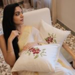 Ahana Kumar Instagram – Beautiful Spaces .. 🌸

Cushion Covers , Throws , Table Mats , Runners and all such beauty by @buttonsandlace.co ✨

Shot by @nimishravi ( missed being in frames that looked like his frames for a while now. so I really like these pictures. ) 💫

Furniture @merakifurnitureindia 🪷