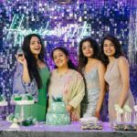 Ahana Kumar Instagram - Chiricheee , oru photo edukatte 😋 Polaroids , Musical Chair , Diya giving Dare ideas for the ones getting out in Passing the Parcel and more such cute things ft a lot of pink , blue and sparkle 💕 Thanks for completely understanding our brief and doing the perfect decor and thereby creating the nicest ambience @decorlabevents and @party.genie 🎈 All the YUM you see on the dessert table by @mias.cupcakery 🧁 Favouritest images by @sk_abhijith ✨