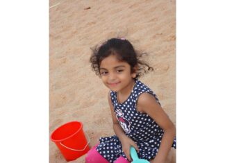 Ahana Kumar Instagram - When we both went to school and you were a tiny little pudding 😘 Happy Birthday Hansika … my heart-beat! You will always be all of our favourite and you very well know that you can come to me for anything ( just like how you still sit in the other room and text me about all the crazy things you want 😜 ) Life would have been so boring without you … my bubbly , happy , jolly , funny , annoying , crazy , super-cool bandhuuu 😘😘 From changing your pampers to now waxing your hands , I’m happy I got to be your sister 😘♥️😘♥️ Happy 17th Birthday Big Girl ( who will ALWAYS be a 3 year old baby to Me 😘😘 ) @hansubeeeey ✨💫🥳🦋♥️