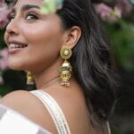 Aishwarya Lekshmi Instagram – 🌸 

@gulabobyabusandeep @niru05_raghupathy @tribebyamrapali @kalwon_beauty @ganesh_hair_architect @anitakamaraj