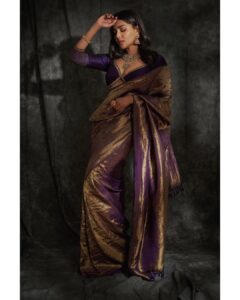 Aishwarya Lekshmi Instagram - హలో from 🌸 Photography : @arifminhaz Styled by : @niru05_raghupathy Saree: @shravankummar Jewellery : @kishandasjewellery Makeup & Hair : Nandhini @kalwon_beauty | @ganesh_hair_architect