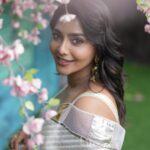 Aishwarya Lekshmi Instagram - Happpy Onamm🌸 @gulabobyabusandeep @niru05_raghupathy @tribebyamrapali @kalwon_beauty @ganesh_hair_architect @anitakamaraj