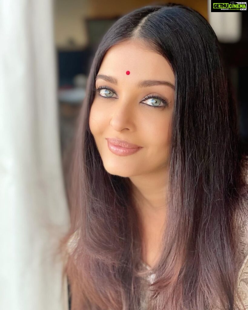 Aishwarya Rai Instagram - ❤️Thank you all for your love, warmest wishes and blessings… Lots of love always💝