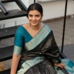 Aishwarya Rajesh Instagram - There’s always something special abt wearing a saree ❤️❤️ Photography @kiransaphotography Makeup @ananthmakeup Hairstyle @sharmilahairstylist Saree @kanakadhara.silks blouse @suresh.menon Jewellery @original_narayanapearls