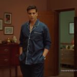 Akshay Kumar Instagram - Jaise sone ki taiyyari mein kuch log nahate hai, kuch dress change karte hai, theek usi tarah mai bedsheet ko taiyaar karta hu. Kaise? Watch my latest TVC for @mywelspunhome #Ad #LifeSeMaangoMore
