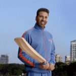 Akshay Kumar Instagram - Nothing excites and unites us like cricket. Join me on a nostalgic trip to relive our childhood, passion and madness for cricket with my latest TVC for @kajaria.ceramics #IndiaIndia #KajariaTiles #DeshKiMitti