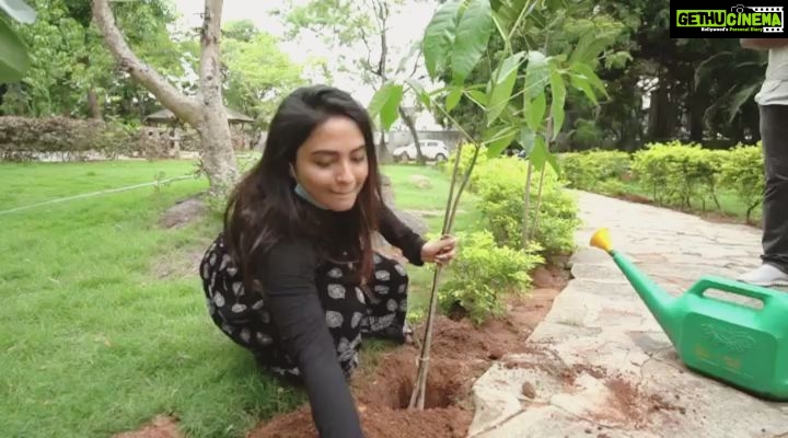 Alekhya Harika Instagram - Accepted #greenindiachallenge from Abhay Bhethiganti, nominating @rjchaitu @anchorravi_offl @saketh_komanduri to accept the #greenindiachallenge Special thanks to @mpsantoshtrs for this great initiative for our bright future.
