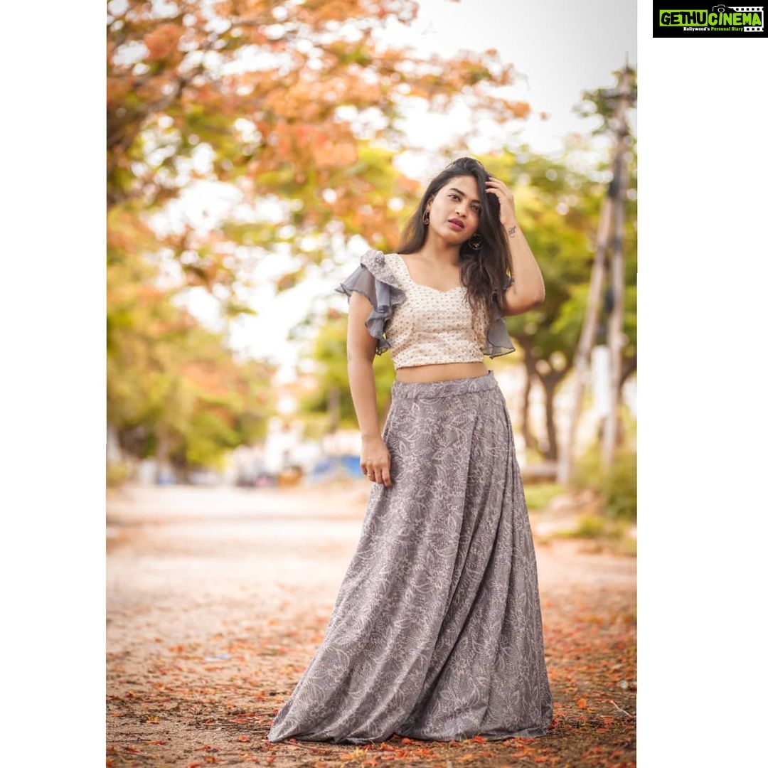 Alekhya Harika Instagram - Never tried this colour, Nd I love it ❤ Back to photoshoot phase Styled by : @aadesignsstudio 📸 @atchuth_varma