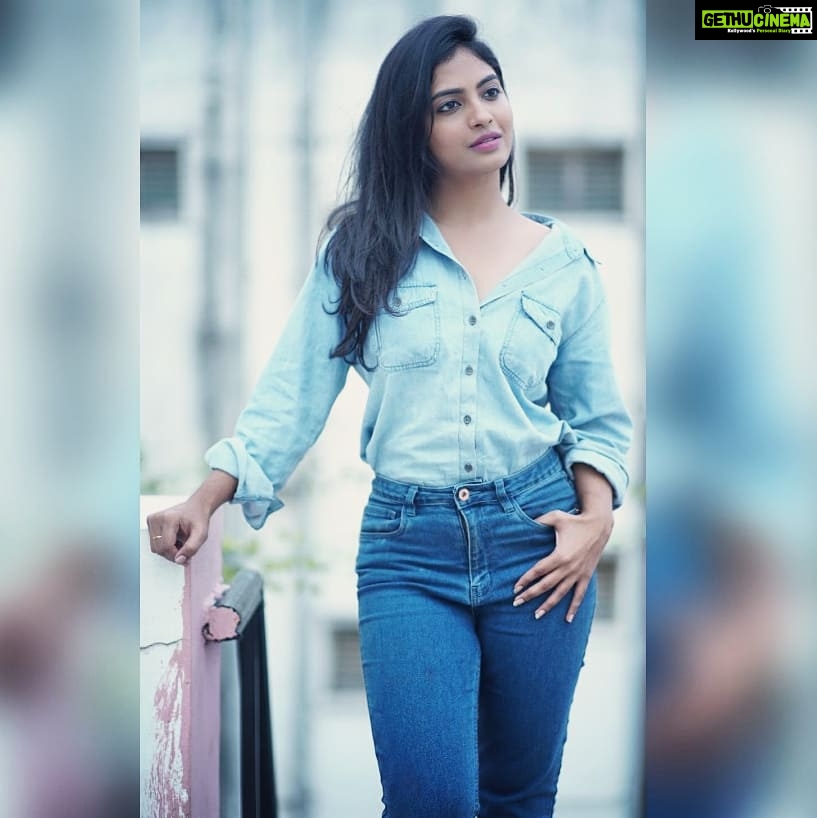 Alekhya Harika Instagram - 2020 vibes 💙 📸 @gold_chintu