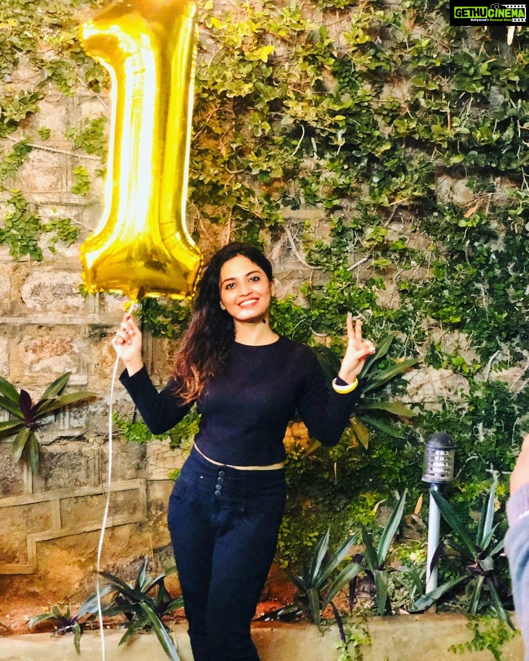 Alekhya Harika Instagram - Thank u so much for all the love and support guys...we are now a huge family of 1million💥💯