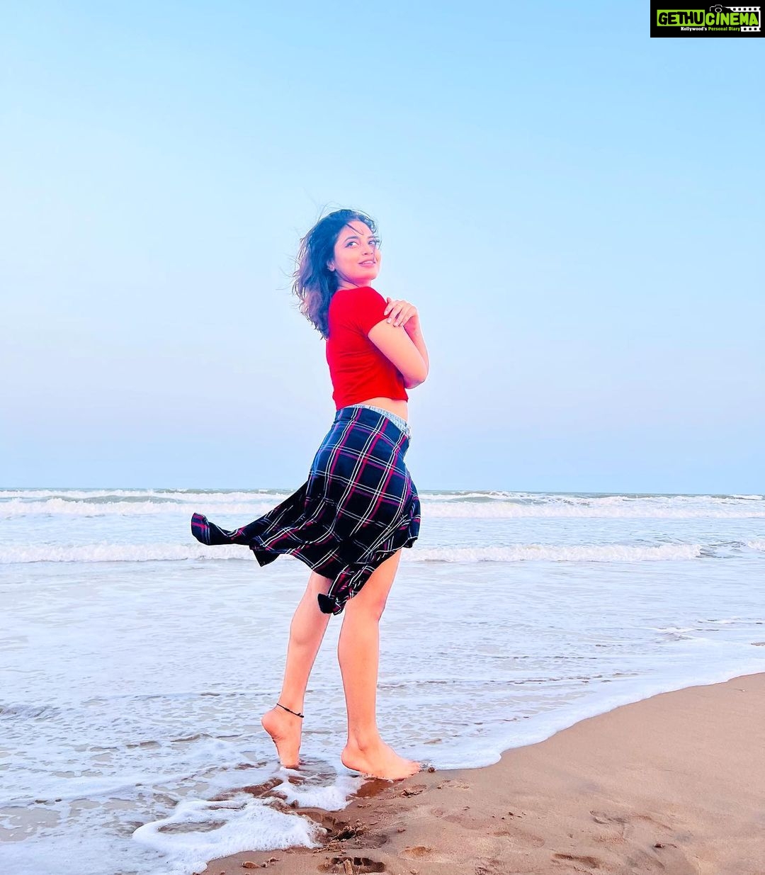 Alekhya Harika Instagram - Your grace abounds in deepest waters Your sovereign hand Will be my guide 🌊