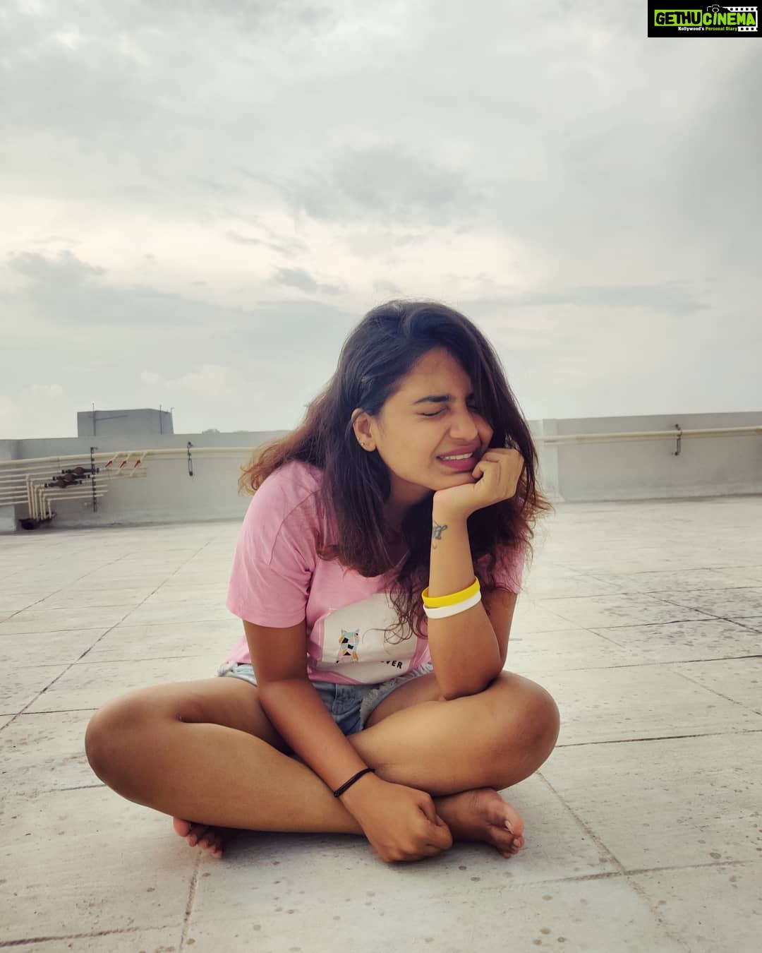 Alekhya Harika Instagram - My expression when sandra be like one more photo 😜🤦♀️ Pc :@misnaming_love0 🤷♀️