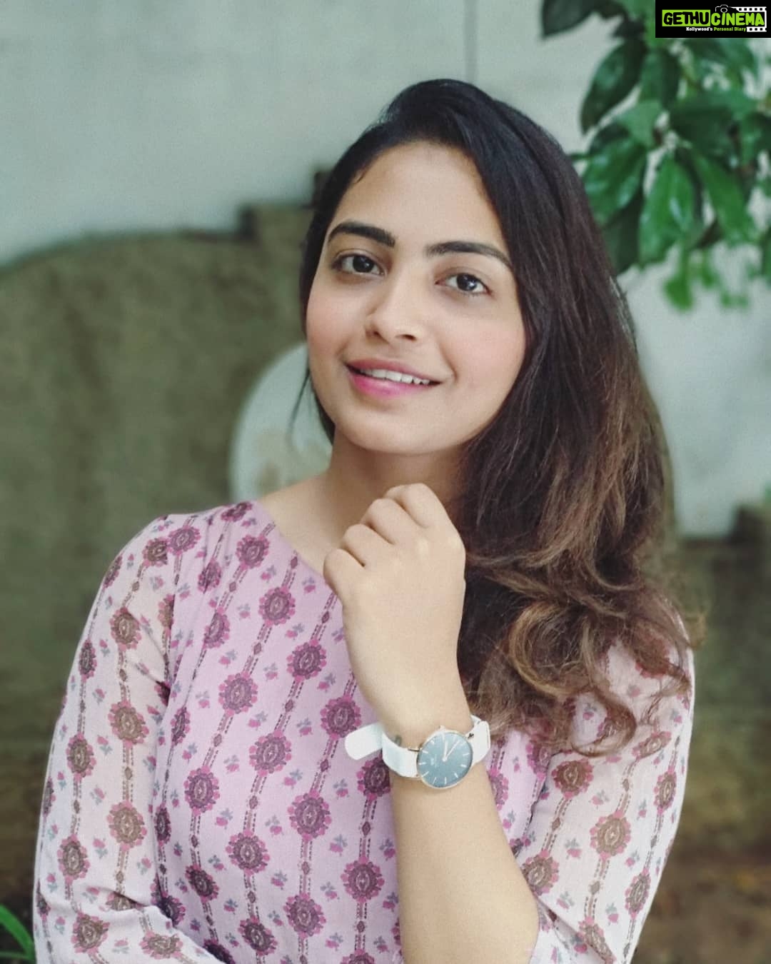 Alekhya Harika Instagram - @danielwellington brand new Dover watch featuring a white Nato strap and gorgeous details. Want to know the best part? Now I can match the watch with all my trendy outfits. Use my code "DWXDHETHADI" to get a 15% off on the website and DW stores.