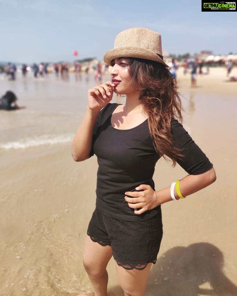 Alekhya Harika Instagram - 😎 📸 @kaasko_ Goa, India
