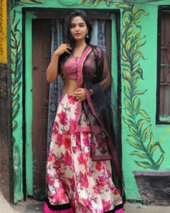 Alekhya Harika Instagram - Super duper bored and then i was clearing all unnecessary stuff & then found this 😋 📸 @stories_throughthelens ❣