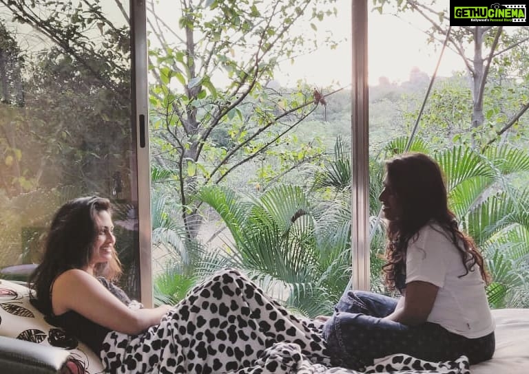 Alekhya Harika Instagram - Early morning conversation with your bestie is always best๐๐ @sheona_robert ๐ธ@ravusai
