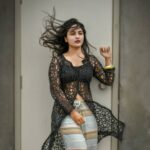 Alekhya Harika Instagram - 🖤 📸 @darukumar @drama_queen.21 thanks for the shrug babe 😋 ❤ Hamstech College of Creative Education