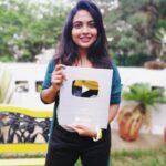 Alekhya Harika Instagram - Namastey !!🙏 Silver button for "dhethadi"😎 andarki chala thanks mamalni enthaga support chesinanduku and we will try our level best and hope to come up with much better videos. Thanks once again 😘😍 Love you all💖