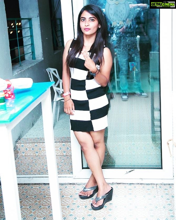 Alekhya Harika Instagram - No colour will be ever brighter for me than 'BLACK' and 'WHITE' 😍😘 TiKi Shack - Rooftop Bar