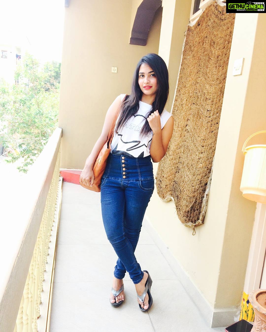 Alekhya Harika Instagram - "Attitude is a little thing that makes a big difference "😊 Pc:@rachspeaks 😝