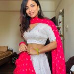 Alekhya Harika Instagram - Ah realised it’s pretty hard to click your own pictures 🤪, when all your besties don’t showup 😏, guess managed it pretty good 😊 😈 శ్రీ వరలక్ష్మి శుభాకాంక్షలు 🙏🏻🙏🏻 Designed by : @jyothip2121