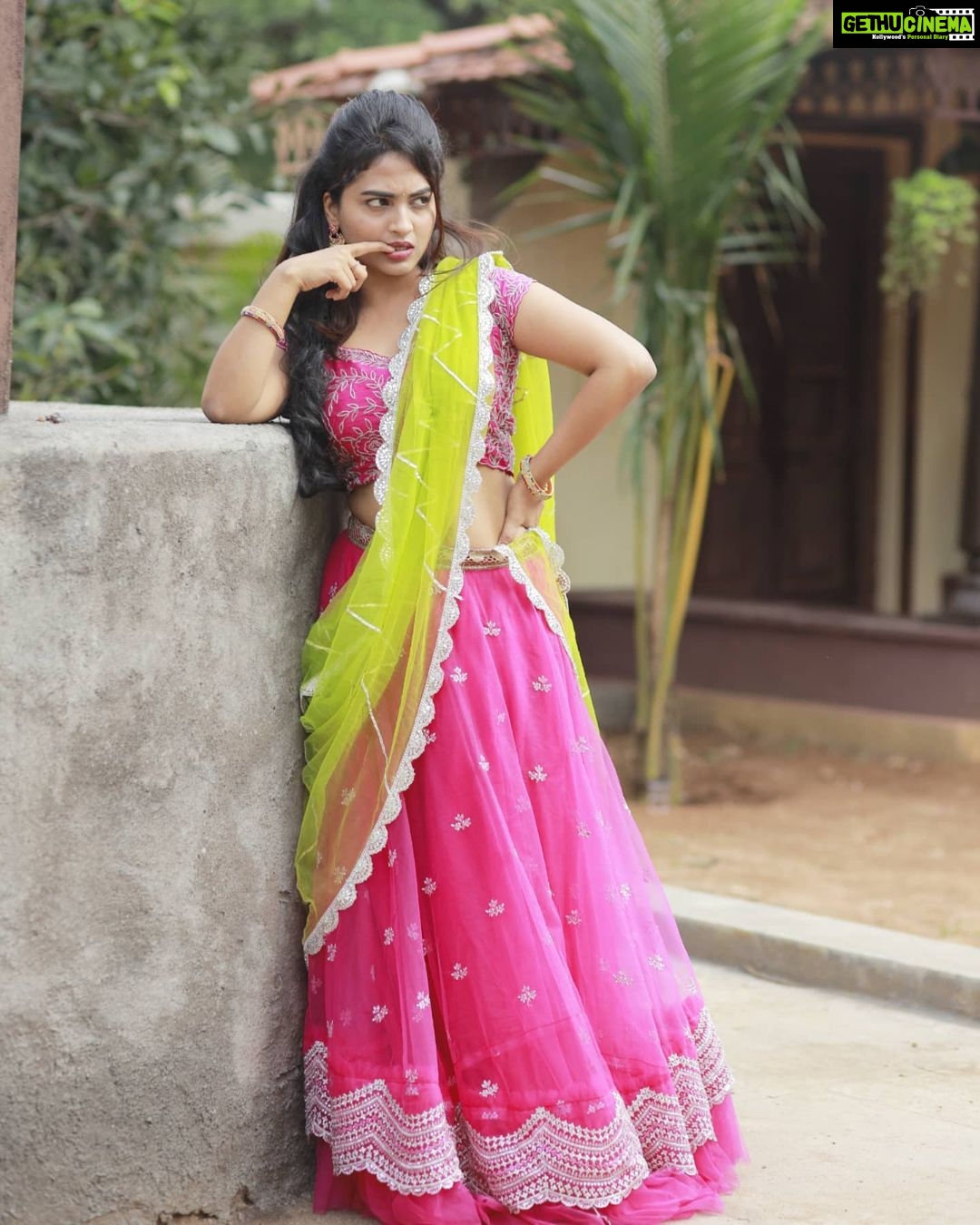 Alekhya Harika Instagram - Designer : @kadhambari_studio Styled by : @style_up_with_srushti 📸 @naveen_iris_photography