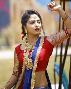 Alekhya Harika Instagram - Vijayadashami Subhakankshalu FAM ❤

Outfit: @navyasri_mandava
Styling: @style_up_with_srushti
Mua: @masarathmakeupartist
Jewelry: @shubampearls
Click by: @lmflares_rohitmanne
Location: @odn_thestudio