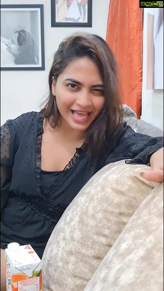 Alekhya Harika Instagram - Is it relatable ? 😛 #reels @vamshi_karthik Try to do remix reel it's gonna be Fun
