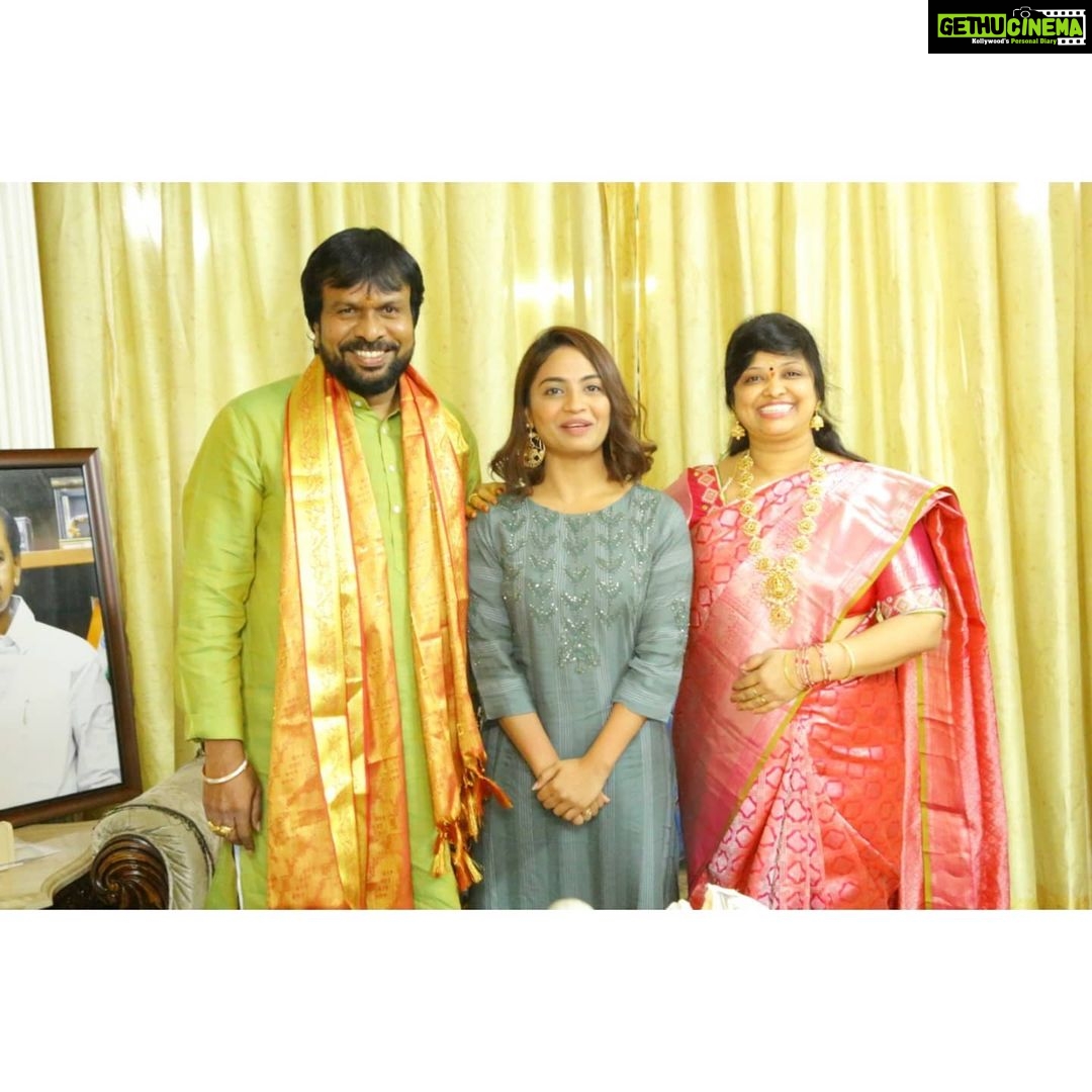 Alekhya Harika Instagram - I’m very happy and honored to be a part of this special occasion. "Telangana Tourism chairman" Srinivas garu and swapna gariki Happie Anniversary💐