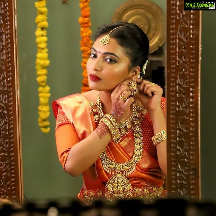 Alekhya Harika Instagram - Love Love Love❤❤ Give her more & more💃 Please #VoteForHarika🗳 #LetsDoThisFam💪 #queenoftasks #ladybiggboss Go to Disney+Hotstar App 1. Type BiggBoss Telugu 2. Click on Vote 3. Tap on Harika's profile (10 times) #alekhyaharika Give a Missed Call to 888 66 58 208 (Limit 10 Missed Calls per day) #GoGirl #girlpower #WeAreWithYouHarika #wesupportharika #alekhyaharika #biggbosstelugu4 Pic Credits: @vaibhavjewellers ❤❤