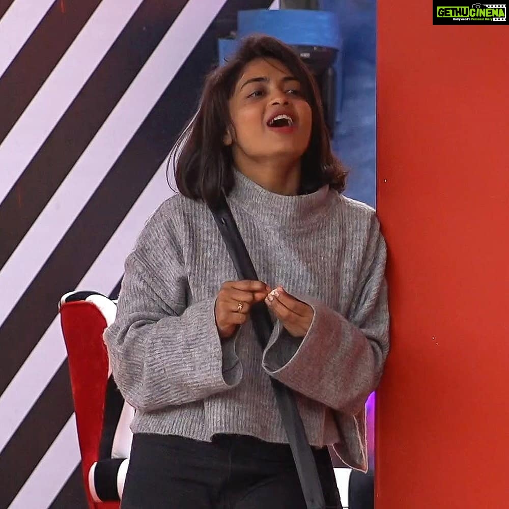 Alekhya Harika Instagram - Mana Dhethadi Pochamagudiki oksarii "ohhh" eeskondi 💃😎 alage votelu kuda gudheyandi..inka konni gantale vunnayi..📲☎️ Please #VoteForHarika🗳 #LetsDoThisFam💪 Go to Disney+Hotstar App 1. Type BiggBoss Telugu 2. Click on Vote 3. Tap on Harika's profile (10 times) #alekhyaharika Give a Missed Call to 888 66 58 208 (Limit 10 Missed Calls per day) #GoGirl #girlpower #harikasroadtofinale #WeAreWithYouHarika #wesupportharika #alekhyaharika #biggbosstelugu4