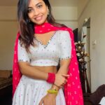 Alekhya Harika Instagram - Ah realised it’s pretty hard to click your own pictures 🤪, when all your besties don’t showup 😏, guess managed it pretty good 😊 😈 శ్రీ వరలక్ష్మి శుభాకాంక్షలు 🙏🏻🙏🏻 Designed by : @jyothip2121