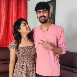 Alekhya Harika Instagram - Caption This 😉 #throwback @vamshi_karthik 💞 - #TeamAlekhyaHarika #WeLoveHarika #wesupportharika #alekhyaharika #biggbosstelugu4