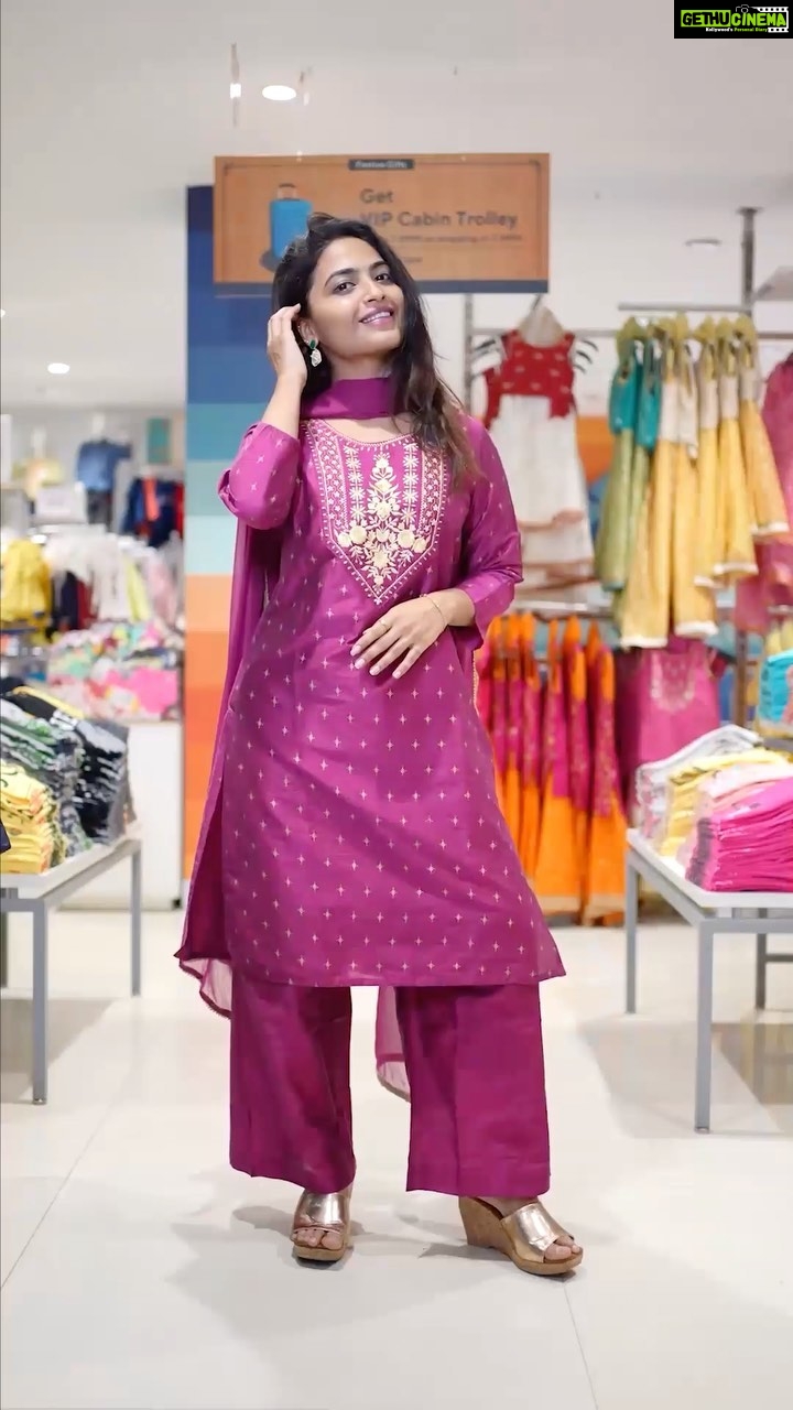 Alekhya Harika Instagram - Shopping for Dussehra has never been this fun and full of style! Here’s a glimpse of me exploring the diverse range of styles @easybuyindia.official starting at ₹69 only! Such an exciting way to fulfil my festive fashion needs! ✨ Don’t forget to check out their Dussehra #FestiveOffer - it’s something you would not want to miss out on! visit your nearest Easybuy store today to avail amazing offers and make #DussehraNowMoreStylish ❤️ #Easybuy #JustEasybuy #Dussehra #Festivals #FestiveSeason #FestiveWear #FestiveCollection #DussehraVibes #Styles #Dussehra2022 #FestiveShopping #Shopping #StylishLook #Stylish #FestiveFashion #FestiveLook #reels #trendingreels