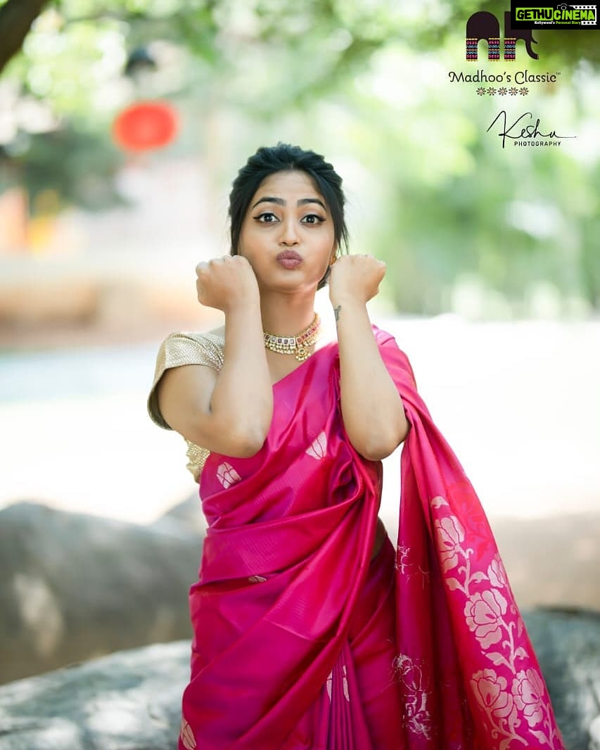 Alekhya Harika Instagram - You are 'STRONG GIRL'💪 #LetsDoThisFam Please #VoteForHarika Go to Disney+Hotstar App 1. Type BiggBoss Telugu 2. Click on Vote 3. Tap on Harika's profile (10 times) #alekhyaharika Give a Missed Call to 888 66 58 208 (Limit 10 Missed Calls per day) Outfit : @madhoosclassic8 ❤ #TeamAlekhyaHarika #BiggBoss4Telugu #biggbosstelugu4 #biggboss4