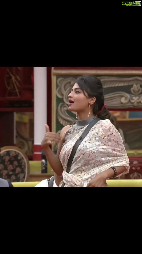 Alekhya Harika Instagram - "Prema lo conditions pedatama? ila family laga Preminche abhimanulaki "Fidaa" Aipodam tappa em chestam?"💝 #LetsDoThisFam #VoteForHarika #SupportHarika Dress Courtesy : @jahnavivarmalabel #TeamAlekhyaHarika #WeLoveHarika #biggbosstelugu4 #alekhyaharika