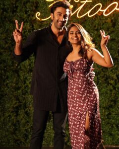 Alekhya Harika Instagram - Namastey !! 🙏🏻
And Finally Met RANBIR KAPOOR ❤️❤️for the first time in person and it turned out to be an amazing collab we never knew, we needed!!! Spreading my tollywood vibes in bollywood 😎with one and only #shamshera 
If you’re Assuming this is what the surprise ? So ye kaafi hai ? 
nah nah inka mastu undi 
#staytuned 
@meta I LOVE YOU 😍 
@yrf 
#ranbirkapoor #shamshera #22july