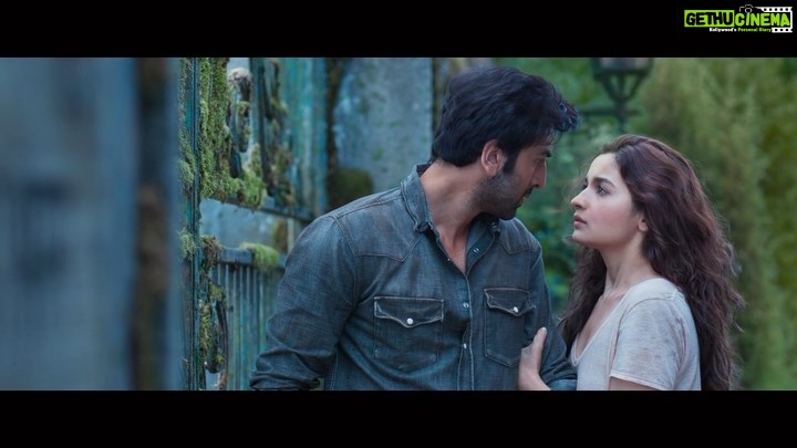 Alia Bhatt Instagram - BOOK YOUR TICKETS NOW! Brahmāstra releasing 9th September in 2D 3D and IMAX 3D 💗💗