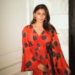 Alia Bhatt Instagram – another day another wall 🐞 

9th September —— BRAHMĀSTRA 🔥🔥