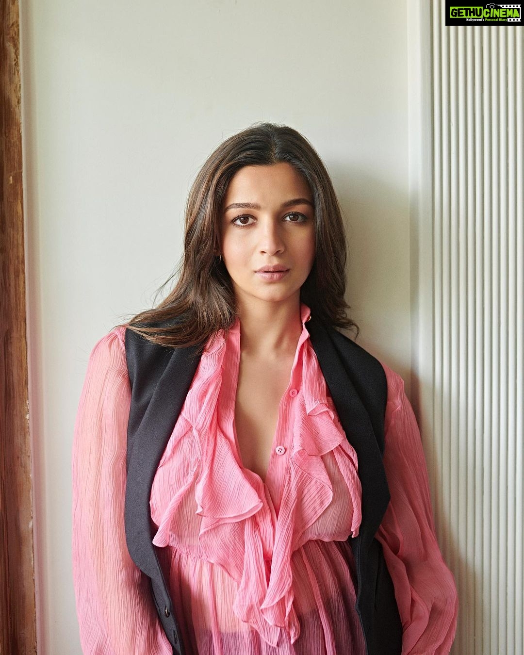 Alia Bhatt - 3.9 Million Likes - Most Liked Instagram Photos