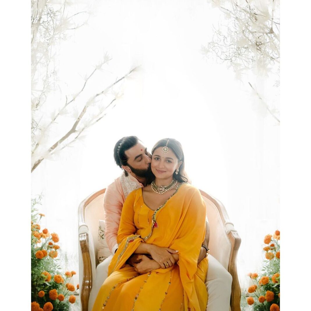 Alia Bhatt Instagram - just … love 💛💛💛💛💛💛💛
