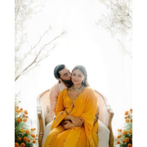 Alia Bhatt Instagram - just … love 💛💛💛💛💛💛💛