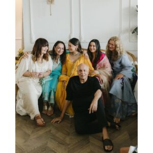 Alia Bhatt Instagram - just … love 💛💛💛💛💛💛💛