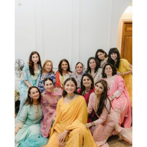 Alia Bhatt Instagram - just … love 💛💛💛💛💛💛💛