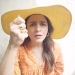 Alia Bhatt Instagram - Knock knock. Who’s there? Ed. Ed who? Not Ed who. Ed’s due.🤰🏻☀️💗 Ed-a-Mamma maternity-wear due tomorrow!! #Edamamma #EdamammaMaternityWear