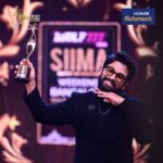 Allu Arjun Instagram – Thank you #SIIMA2022 ! Soo Blessed by the people to the best actor once again . It’s soo rare that getting it once itself is a dream & when it happens twice I truly feel very fortunate . Thank you for all the love . Gratitude 🙏🏽