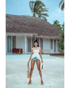 Amala Paul Instagram - The beach is my therapist. 🏖️🌊

@pickyourtrail @sunsiyamiruveli @sunsiyamresorts

#beachbum #beachesbecray #maldives #holiday #beachholidays #beach #travel #summer #sea #nature #photography #sunset #love #beachlife #ocean #sun #photooftheday #instagood #beautiful #vacation #travelphotography  #beachvibes #travelgram #waves #photo #sand #fashion #naturephotography #surf