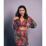 Amala Paul Instagram – Adding a pop of color to my happy days!😍💜

#dressingup #glamsquad #fullglam #deckedup #ootd #fashion

📸 Photography: @kiransaphotography
👗Outfit – @labelnityabajaj #meowbynityabajaj
👠Styled by @pallakhshah with @mehandi7_
💄Hair and makeup: @divyashetty_
🖌️Retouching: @vretouch